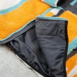 Penfield Mattawa Geo Print Polar Fleece - Apricot 9 Penfield Mattawa Geo Print Polar Fleece - Apricot -Kyosho Shop MattawaGeoPrintPolarFleece Apricot4 1024x1024